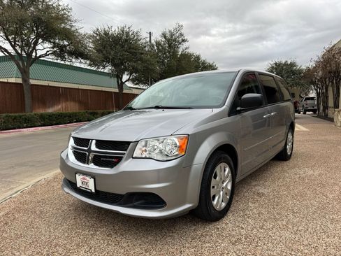 Used 2017 Dodge Grand Caravan SE w/ Power Window Group image 11