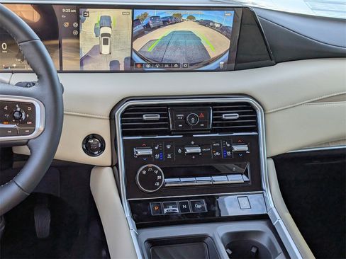 New 2026 Nissan Armada Platinum image 10