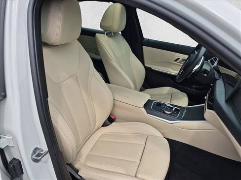 Used 2025 BMW 330i Sedan w/ M Sport Package RWD image 19