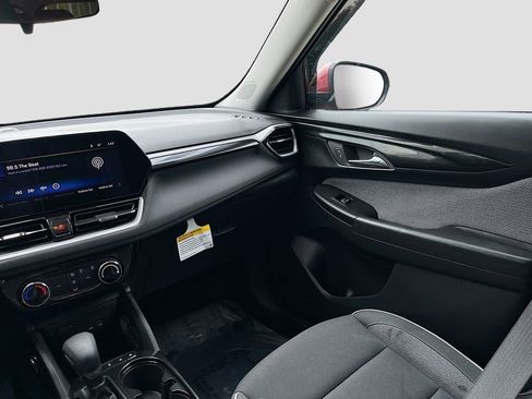 Used 2024 Chevrolet TrailBlazer LT FWD image 21