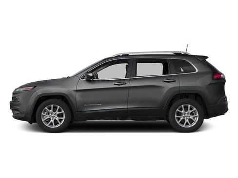 Used 2017 Jeep Cherokee Latitude AWD/4WD image 3