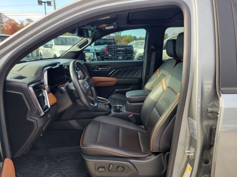 Used 2023 GMC Canyon AT4 w/ AT4 Premium Package image 10