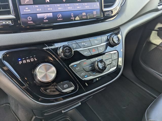 Used 2025 Chrysler Pacifica Select FWD image 25