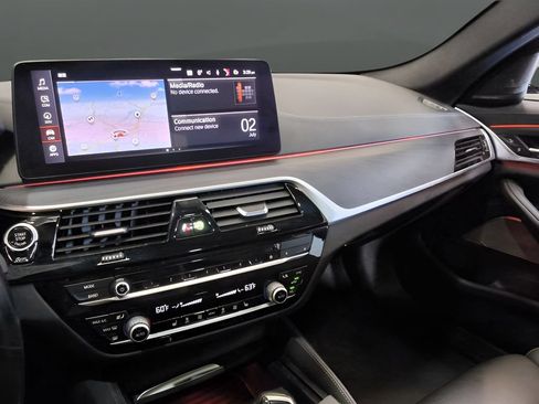 Used 2022 BMW M550i xDrive w/ Premium Package AWD/4WD image 22