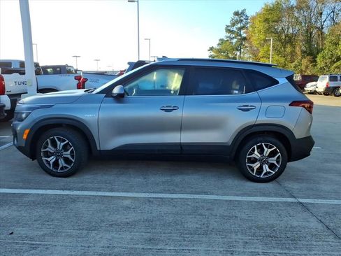 Used 2021 Kia Seltos EX image 6