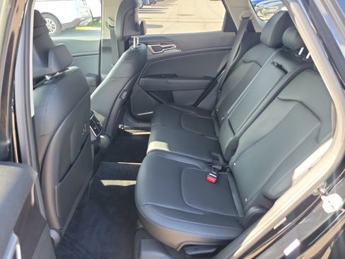 Certified 2024 Kia Sportage EX FWD image 13