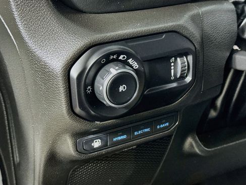 Used 2023 Jeep Wrangler Unlimited Sahara AWD/4WD image 13