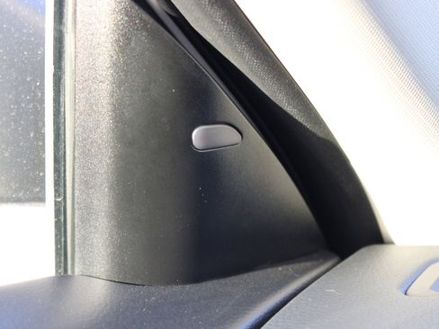 Used 2019 Nissan Rogue SL w/ Premium Package image 31