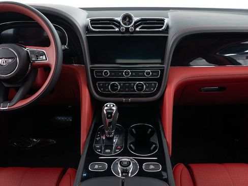 Certified 2023 Bentley Bentayga AWD/4WD image 30