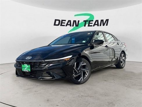 Certified 2024 Hyundai Elantra SEL w/ Convenience Package image 4