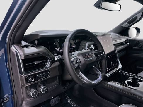 Used 2025 GMC Yukon XL Elevation RWD image 9