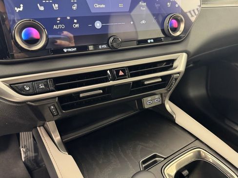 Used 2024 Lexus RX 350 AWD image 19