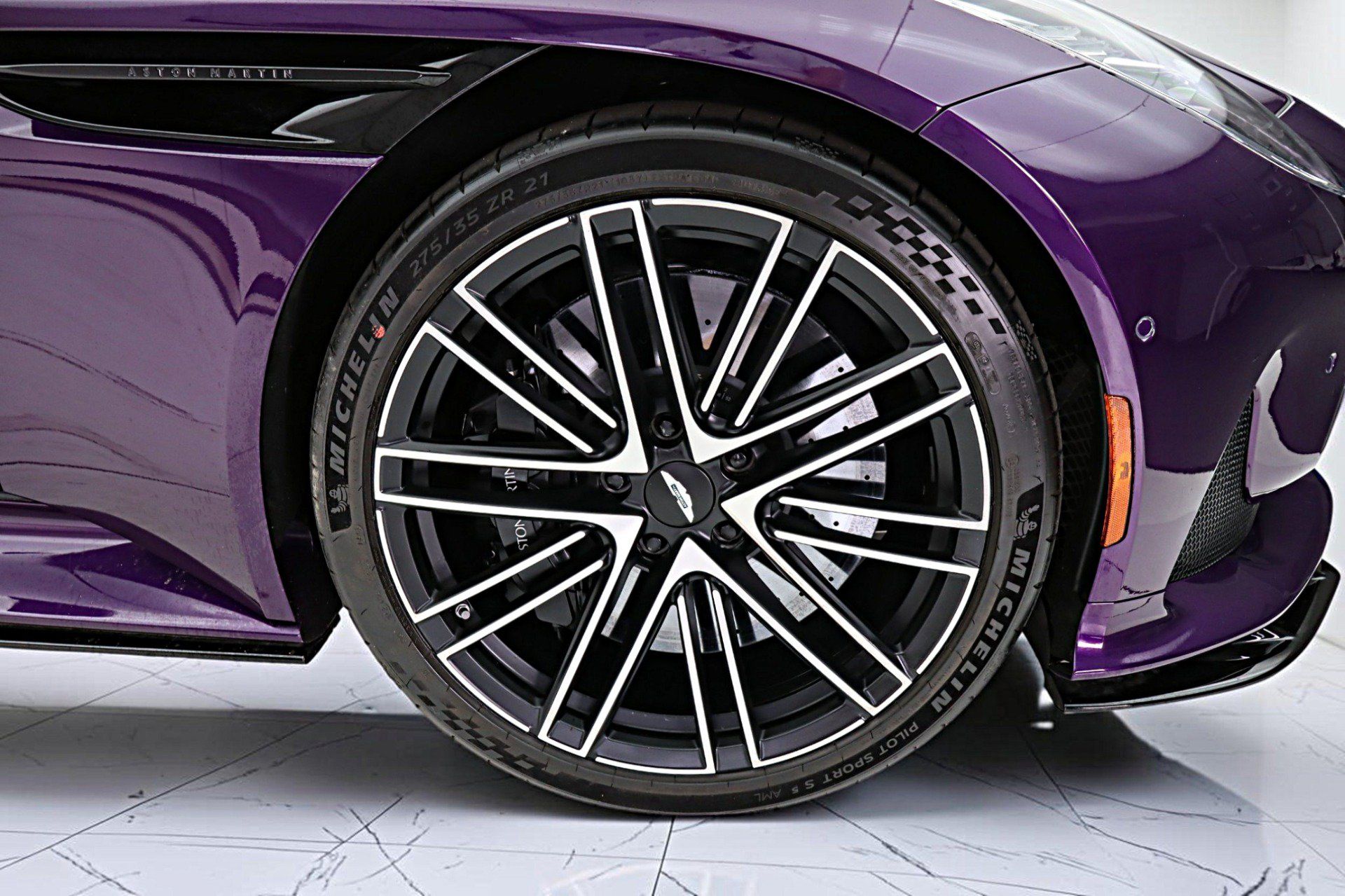 Used 2024 Aston Martin DB12 Coupe RWD image 42