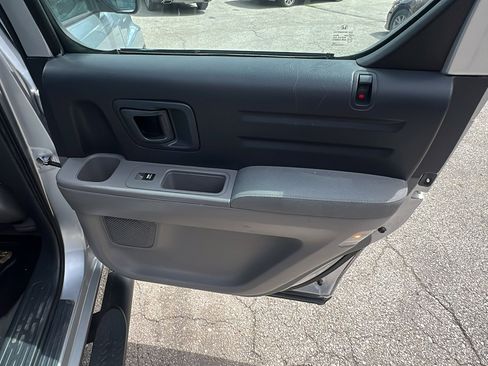 Used 2010 Honda Ridgeline RT image 17