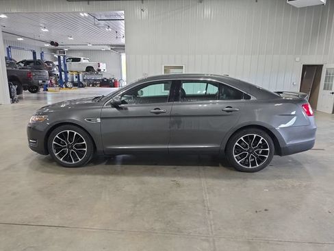 Used 2019 Ford Taurus Limited AWD/4WD image 5