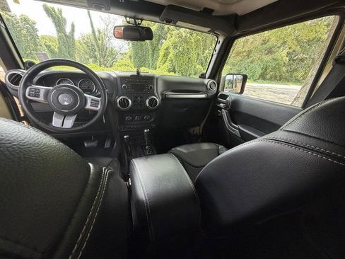 Used 2013 Jeep Wrangler Unlimited Sport AWD/4WD image 16