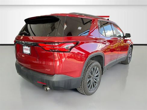 Used 2023 Chevrolet Traverse RS image 7