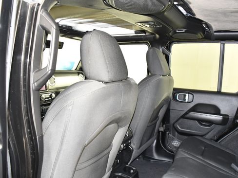 Used 2021 Jeep Wrangler Unlimited Sahara w/ Uconnect 4C Nav & Sound Group AWD/4WD image 46