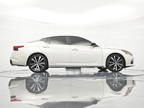 Certified 2021 Nissan Altima 2.0 SR FWD image 40