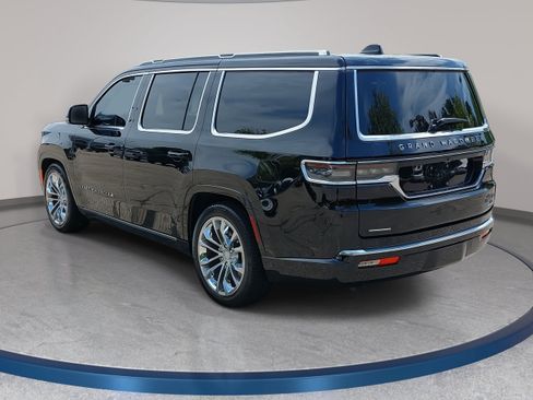 Used 2023 Jeep Grand Wagoneer Series II w/ Flexible Seating Group AWD/4WD image 7