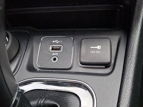 Used 2020 Jeep Cherokee Limited image 30