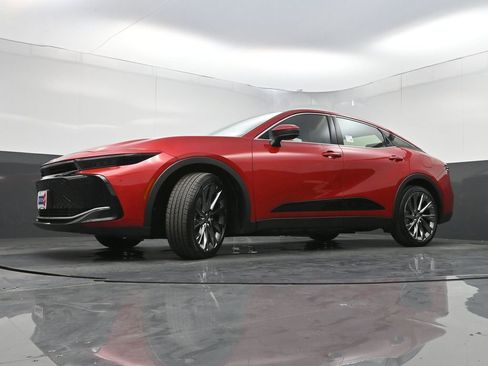 Used 2023 Toyota Crown Limited w/ Advanced Technology Package image 28