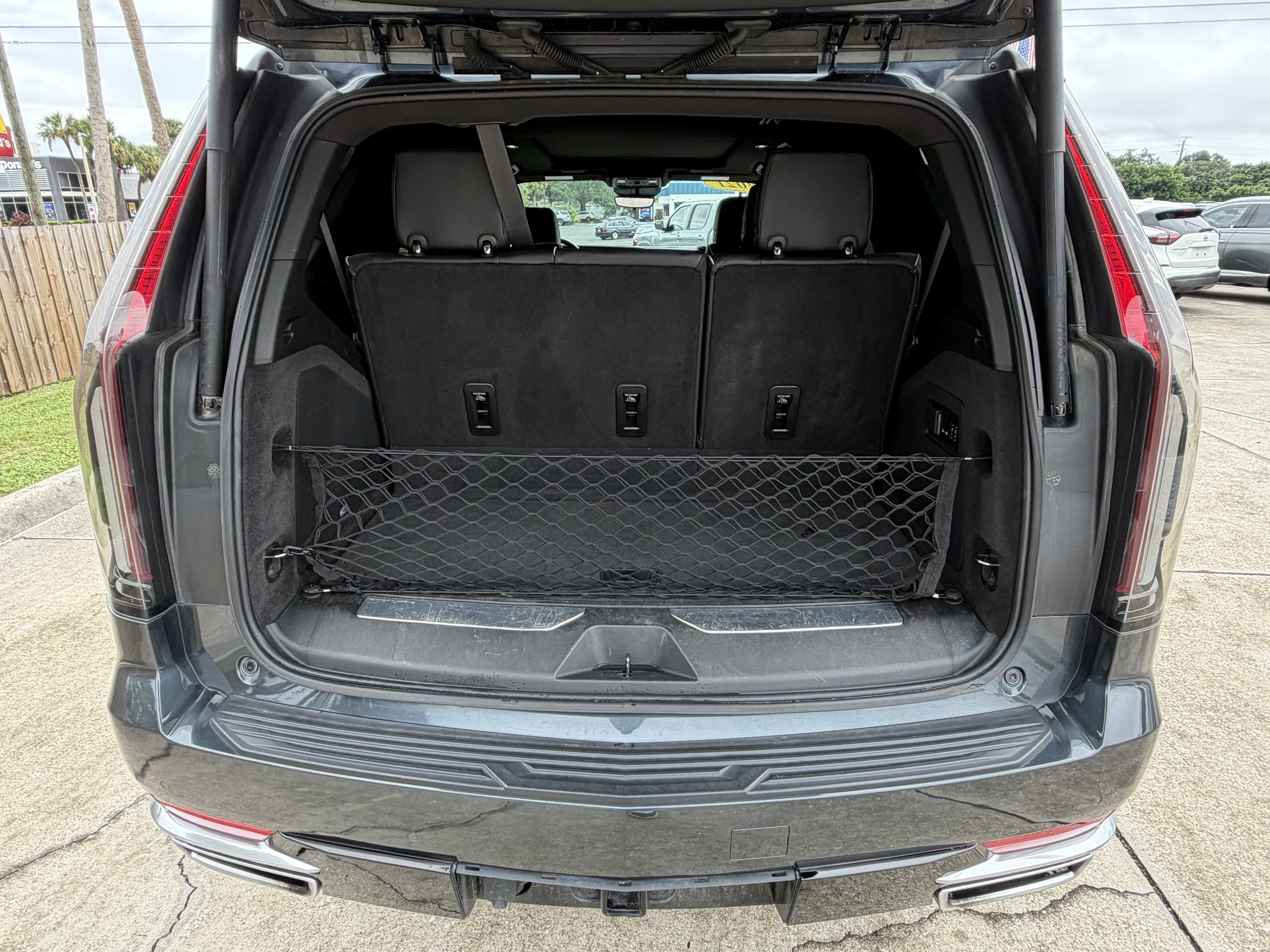 Used 2021 Cadillac Escalade Premium Luxury w/ Driver Assist Tech Package AWD/4WD image 11