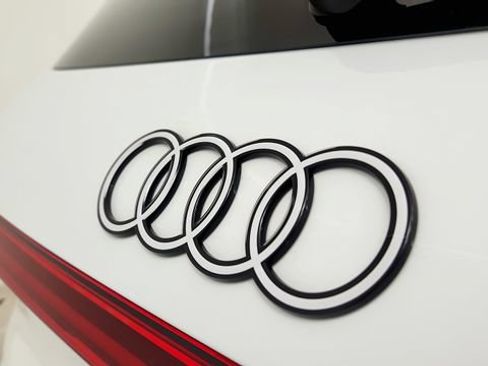 Used 2025 Audi Q5 Premium AWD/4WD image 30