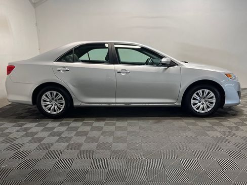 Used 2014 Toyota Camry LE FWD image 4