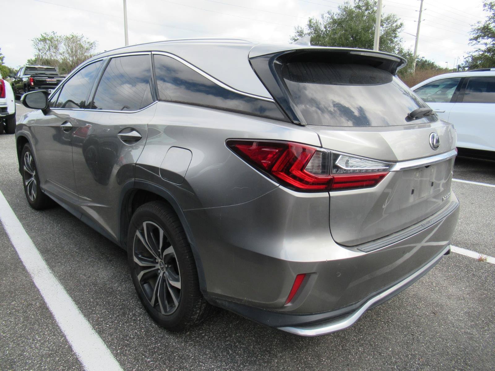 Used 2019 Lexus RX 350L FWD image 3
