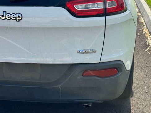 Used 2014 Jeep Cherokee Latitude FWD image 12