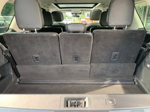 Certified 2025 Lincoln Navigator Reserve AWD/4WD image 5