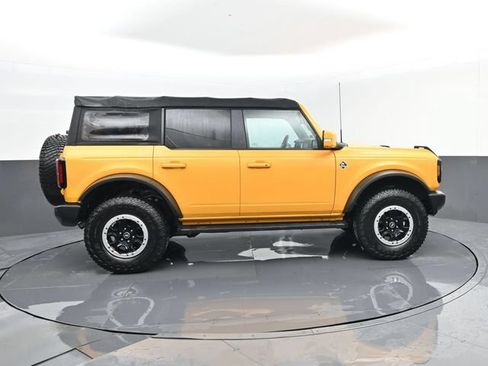 Used 2022 Ford Bronco Outer Banks w/ Sasquatch Package AWD/4WD image 4