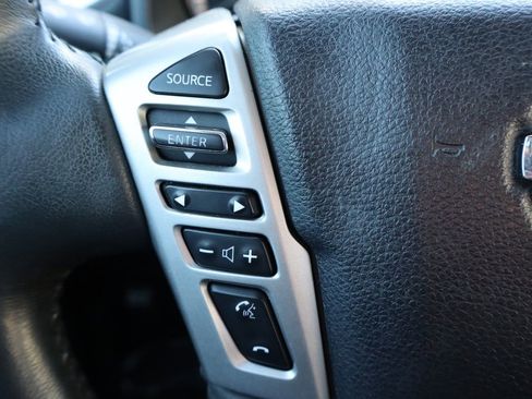 Used 2017 Nissan Titan SV image 30
