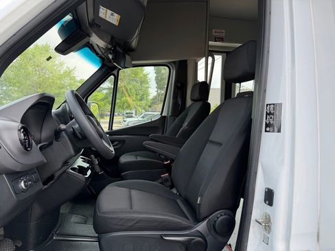 Used 2022 Mercedes-Benz Sprinter 3500 image 3