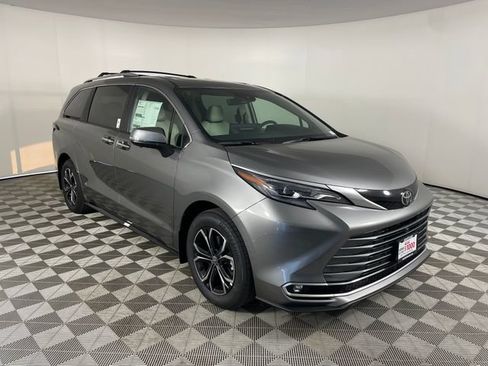 New 2026 Toyota Sienna Platinum AWD/4WD image 14