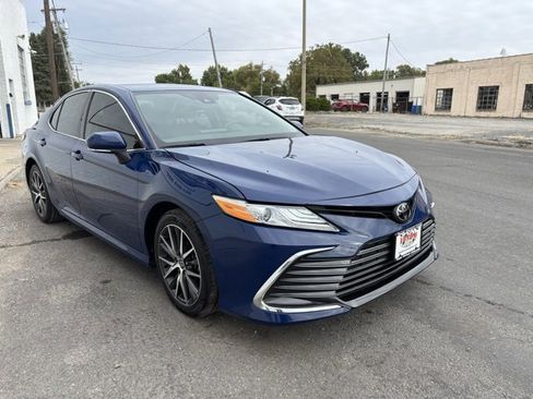 Used 2024 Toyota Camry XLE image 9