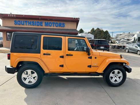 Used 2012 Jeep Wrangler Unlimited Sahara w/ Dual Top Group image 8