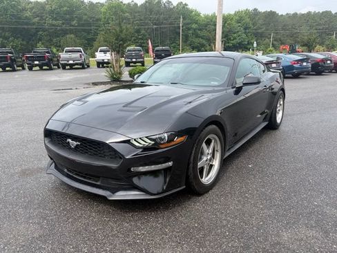 Used 2018 Ford Mustang Coupe RWD image 7