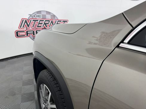 Used 2022 GMC Acadia SLE w/ Driver Convenience Package AWD/4WD image 23