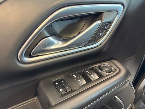 Used 2021 GMC Yukon SLT AWD/4WD image 11