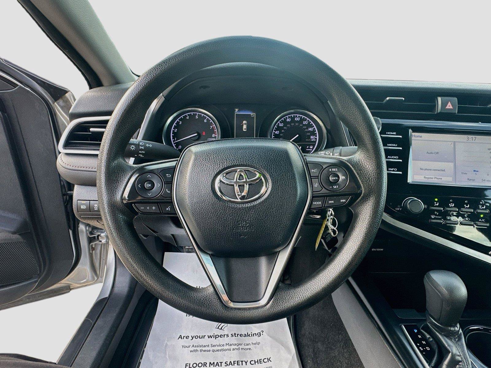 Used 2018 Toyota Camry LE FWD image 17