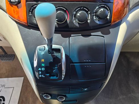 Used 2010 Toyota Sienna LE FWD image 37