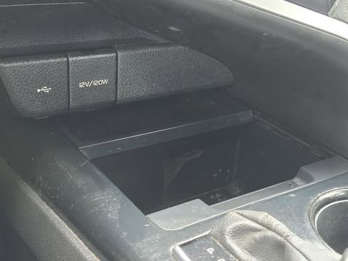 Used 2020 Toyota Camry SE image 17