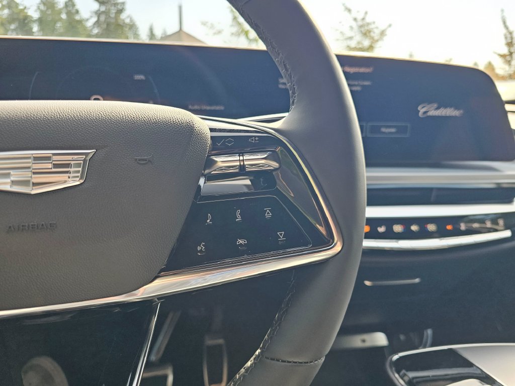 New 2027 Cadillac Lyriq Luxury AWD/4WD image 35
