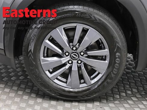 Used 2022 Nissan Pathfinder SV AWD/4WD image 34