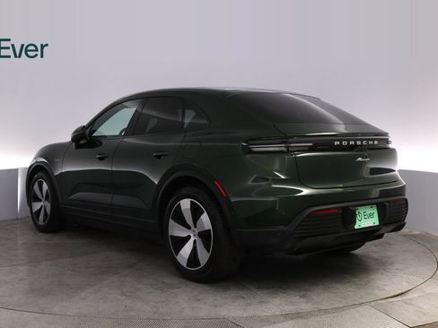 Used 2025 Porsche Macan Electric RWD image 17