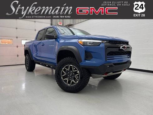 Used 2025 Chevrolet Colorado ZR2 AWD/4WD image 1