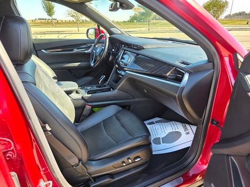 Used 2023 Cadillac XT6 Premium Luxury image 29