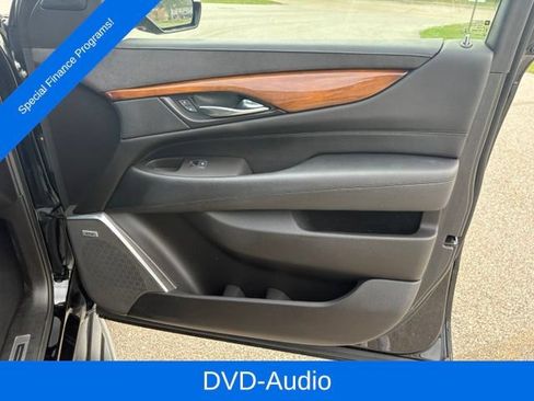Used 2016 Cadillac Escalade Luxury AWD/4WD image 30